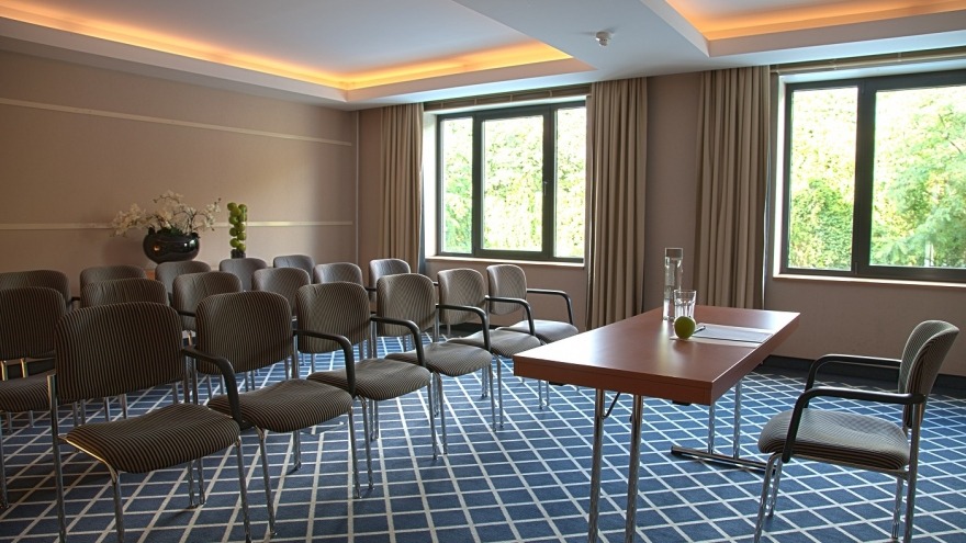 Tagungsraum Potsdam Theaterbestuhlung relexa hotel Berlin - Tagungsraum Potsdam Theaterbestuhlung